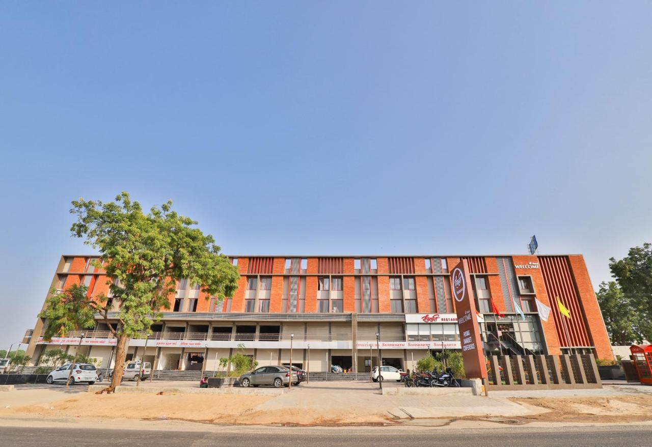 Palette - Hotel Welcome Kadi Exterior foto