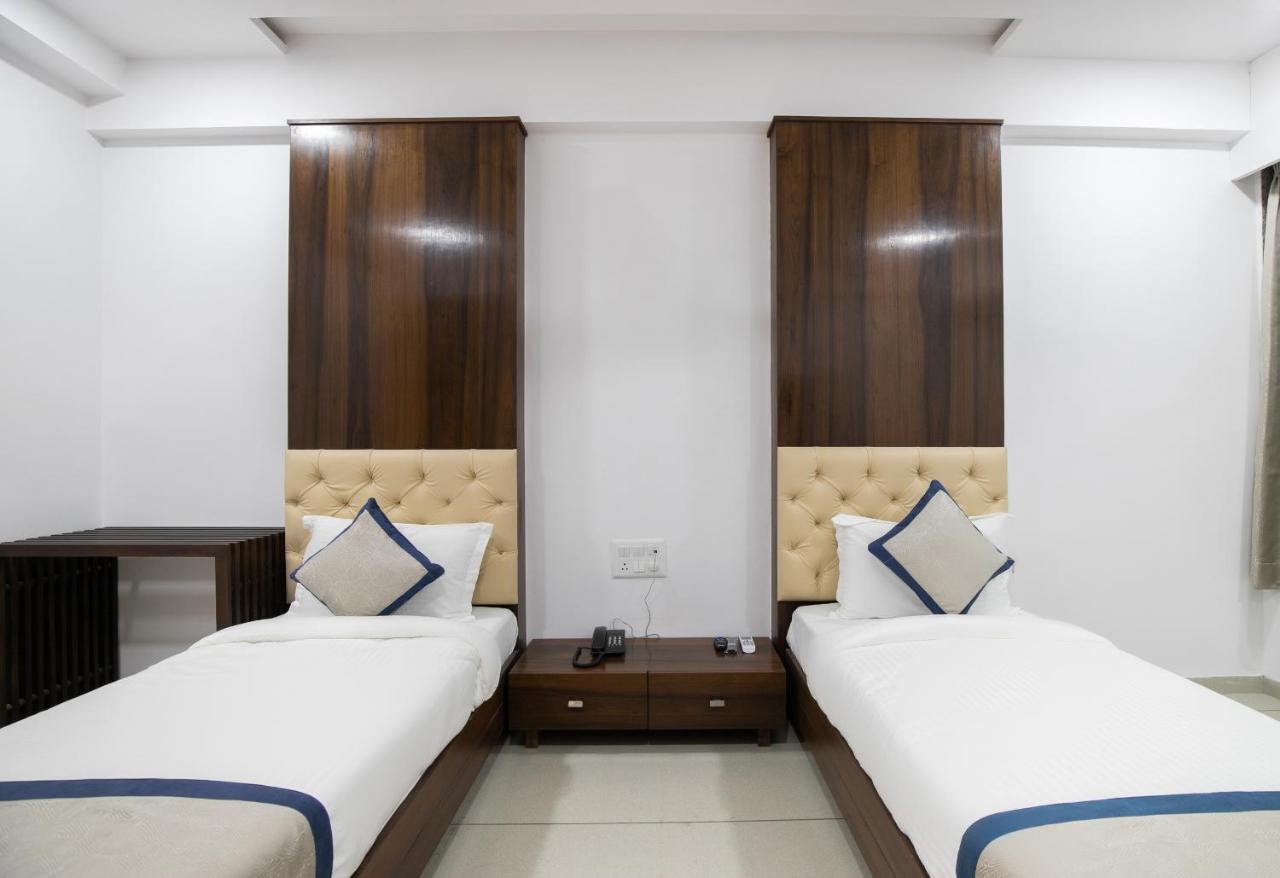 Palette - Hotel Welcome Kadi Exterior foto